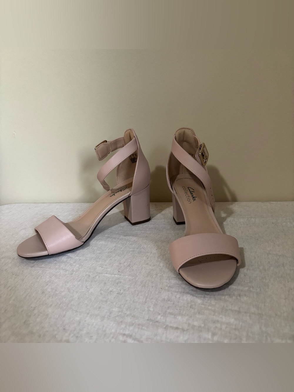 Clarks Collection Blush Pink Leather Ankle Strap Block Heel Sandals Size 7